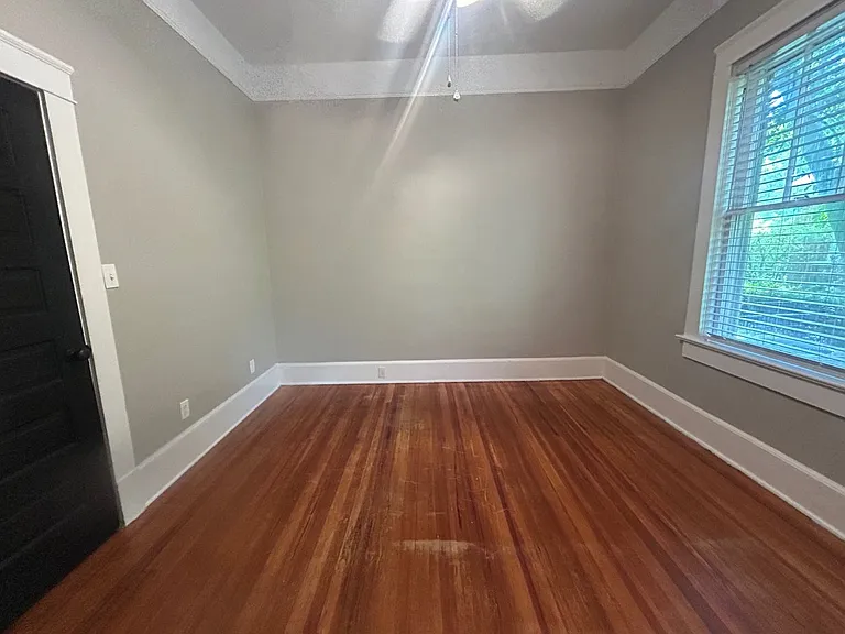 2827 Wilmot Ave — Photo 37