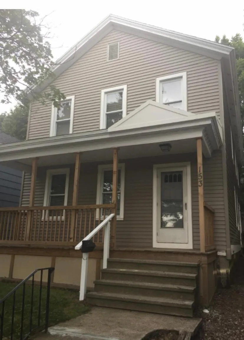 6 bed, 1.5 bath, 1501 sqft, $533 — Photo 1