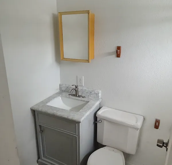 128 SE Guinevere Ct — Photo 12