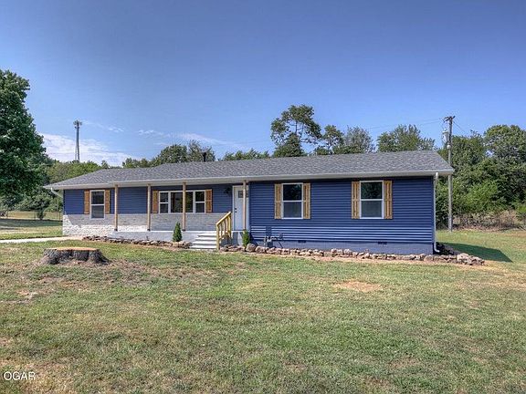 2nd image of 413 E Monroe Drive
