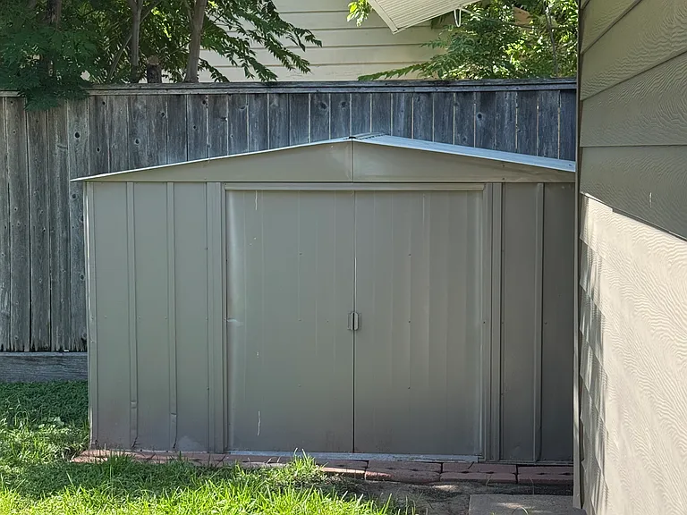 7102 Sharpview Dr — Photo 21