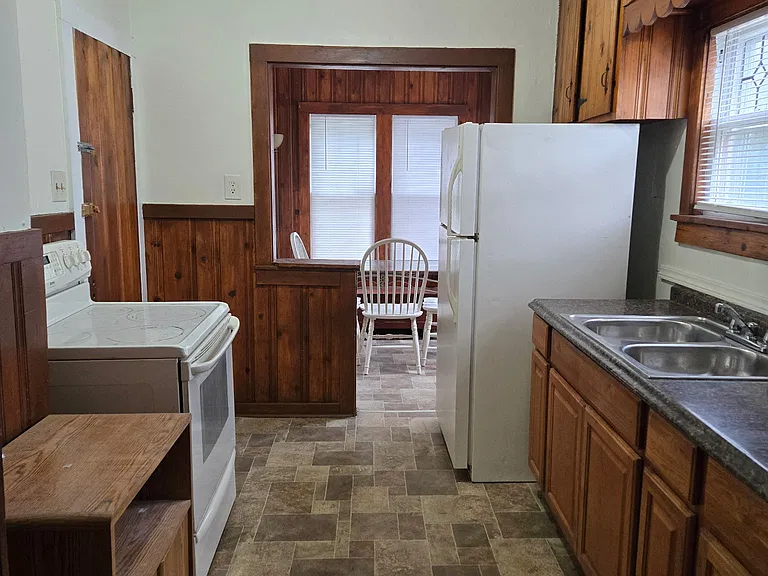 495 Webster Ave #1 — Photo 4