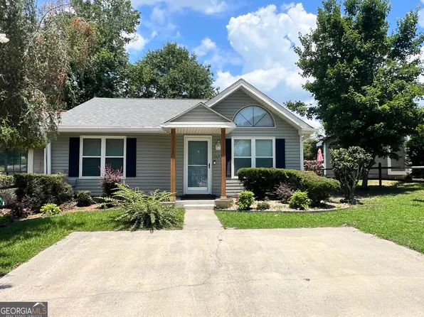 427 Woodland Dr, Warner Robins, GA 31088