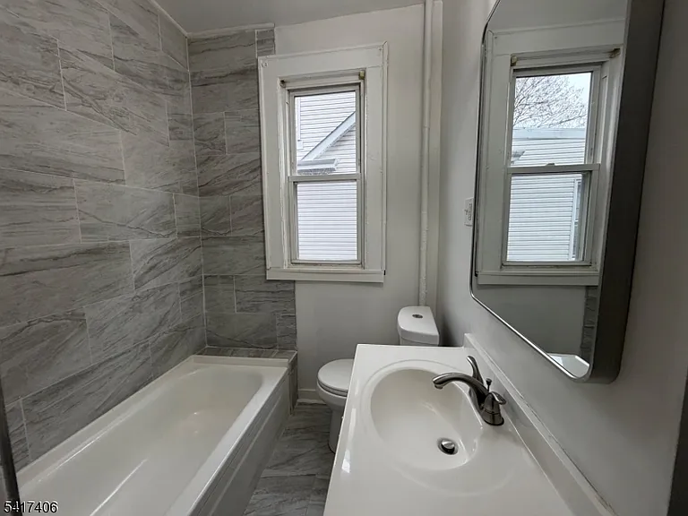 205 Chancellor Ave #2 — Photo 5