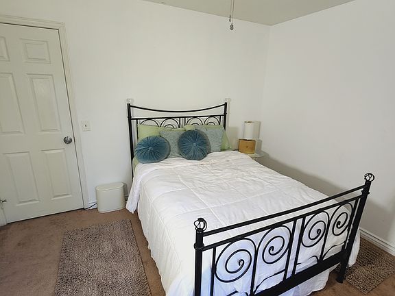 2nd image of 4433 Eileen Ln #1