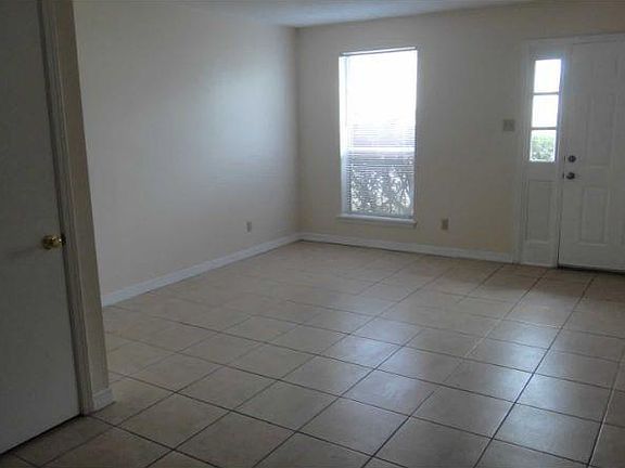 3rd image of 345 Deckbar Ave APT B