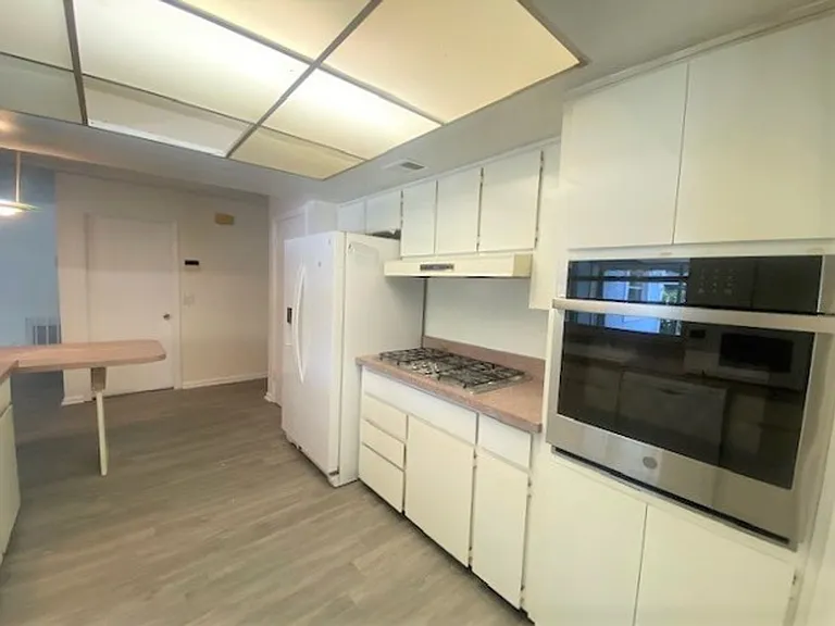 2114 Winnebago Trl — Photo 9