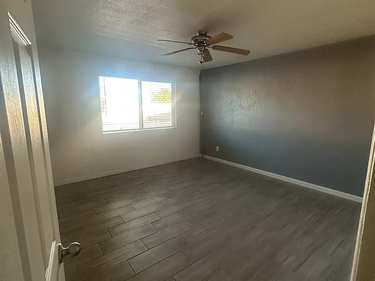 929 E Tuckey Ln #2 — Photo 12