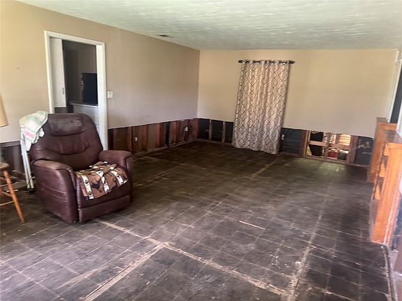 4th image of 4205 Hickory Tree Rd