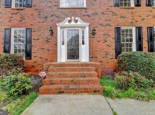 2451 Meadowglen Trl, Snellville, GA 30078