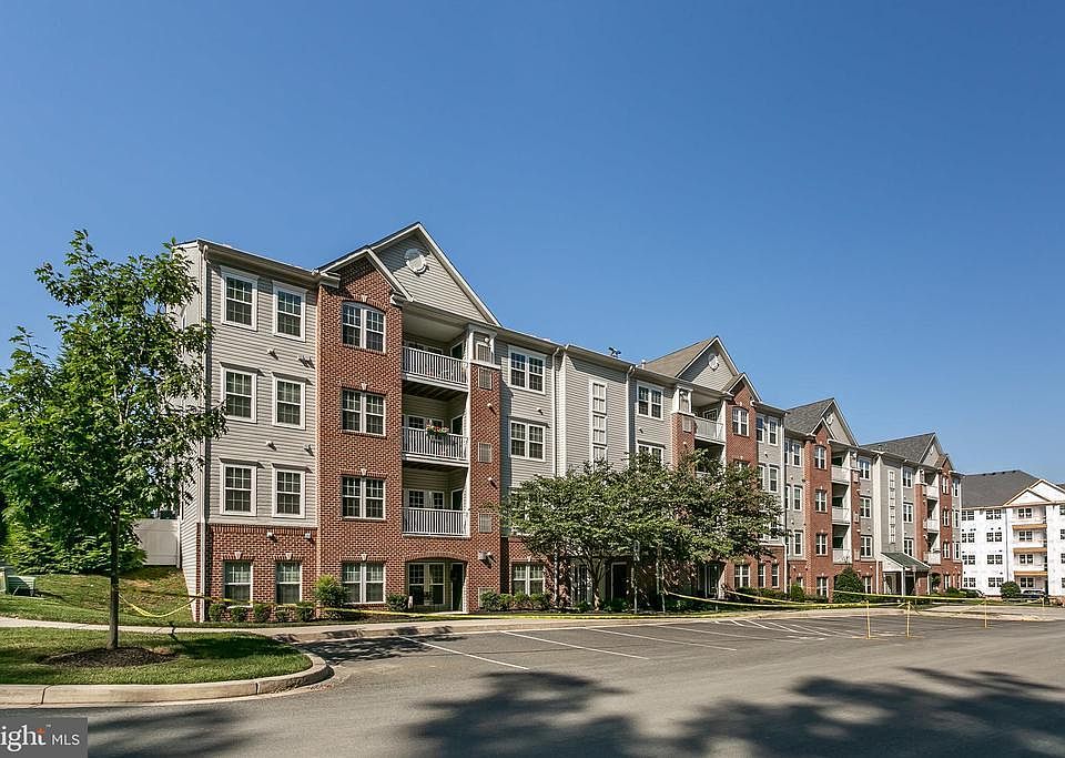 1st image of 259 Beckenham Cir Unit 102