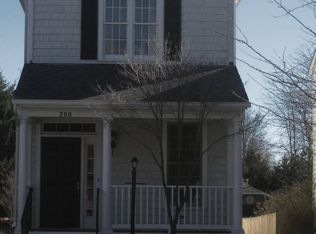 208 Pershing Ave NW, Leesburg, VA 20176