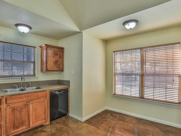 111 Meadow Park Cir #111 — Photo 15