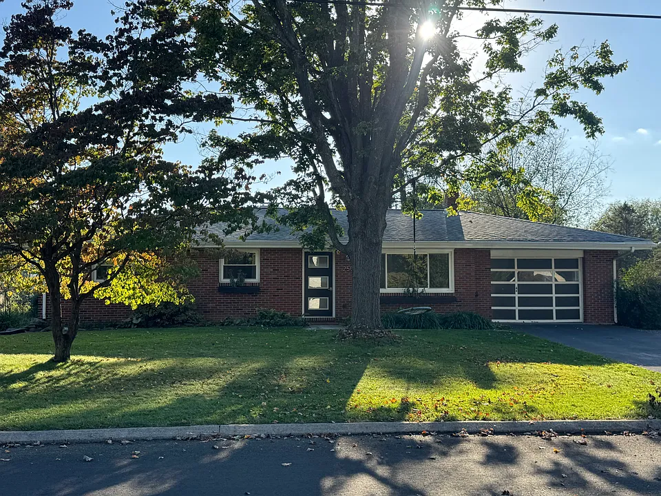 250 Madison St