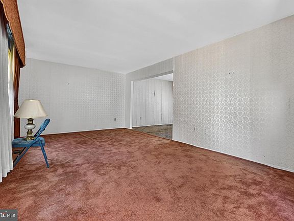3rd image of 36 Neptune Ln
