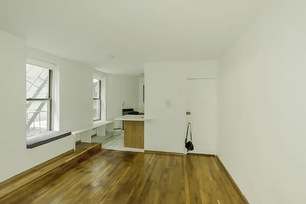 Rented by Metropolitan Property Group | media 3