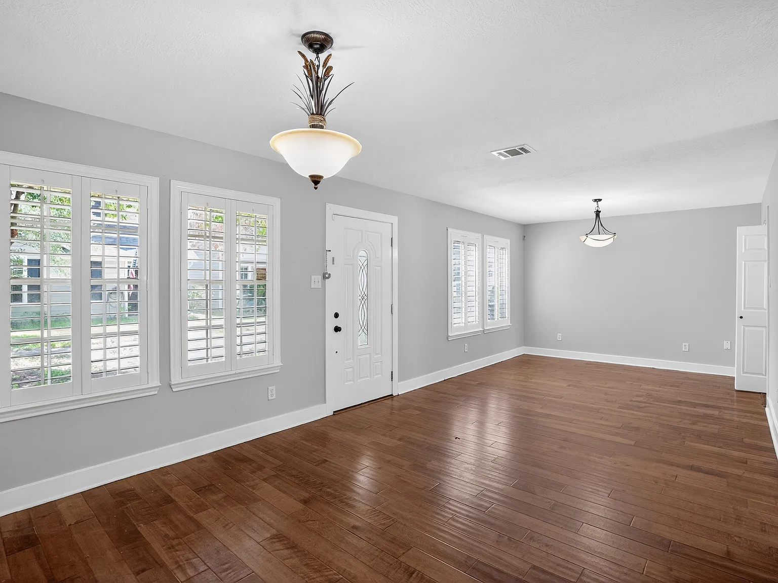 3 bed, 2.5 bath, 1716 sqft, $2,150 — Photo 2