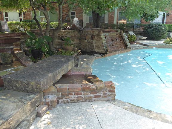 5th image of 3024 Mahanna Springs Dr APT C