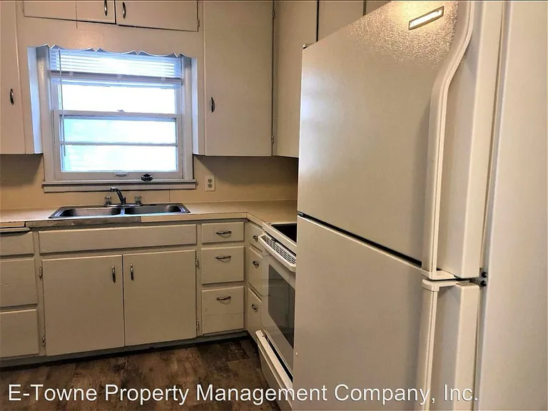 1709 S Wallace Dr — Photo 3