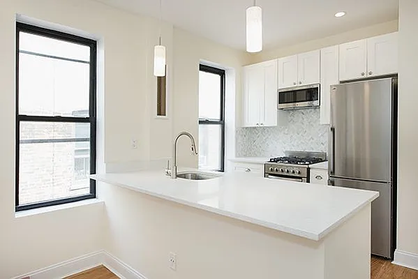 Rented by Bold New York | media 6