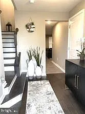 3 bed, 2.5 bath, 1960 sqft, $3,200 — Photo 2