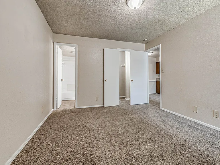 Riverchase Apartments — Photo 64
