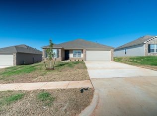 1317 S Silver Dr, Mustang, OK 73064