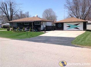 7420 Blackhawk Dr, Racine, WI 53402