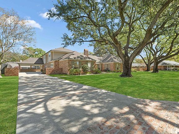 2nd image of 5921 Forsythia Ave