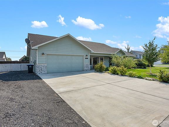 4th image of 3429 W Glenmoor Drive