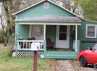 312 SE Swygart St, Topeka, KS 66607
