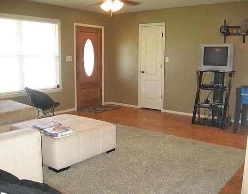 3rd image of 3318 Twin Cedars Ln