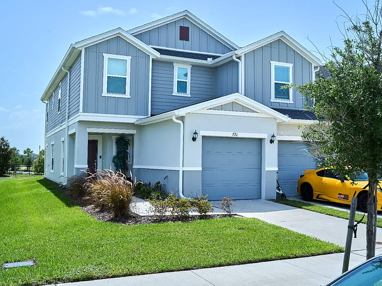 721 Stoney Point Cir — Photo 2