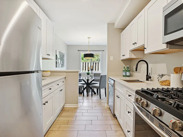 2842 Dover Ln #103 — Photo 6