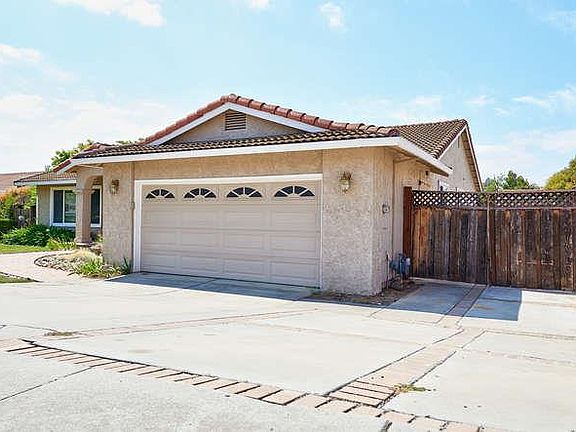 2nd image of 2079 Pleasant Crest Ct