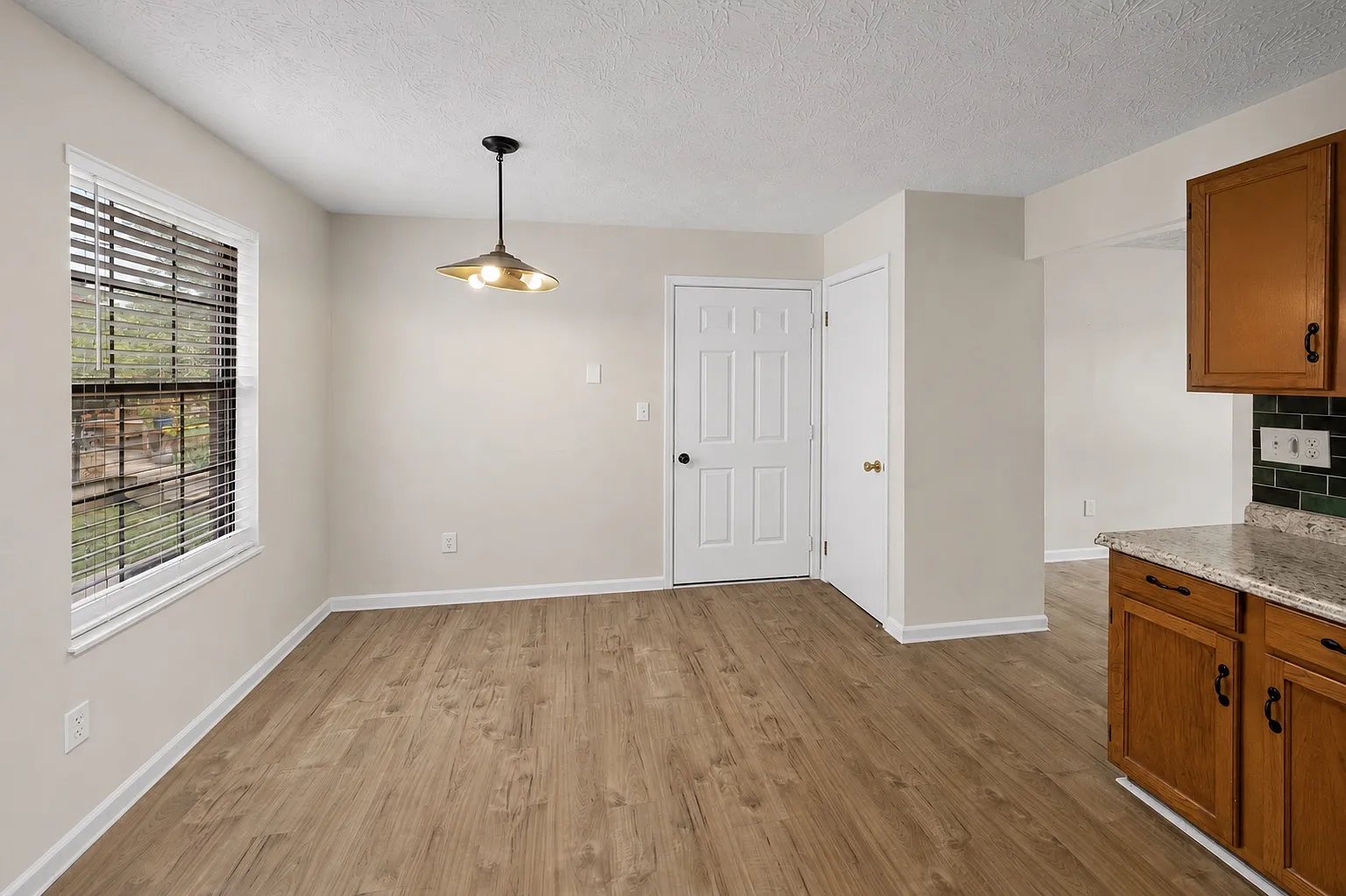 3 bed, 1224 sqft, $2,000 — Photo 4