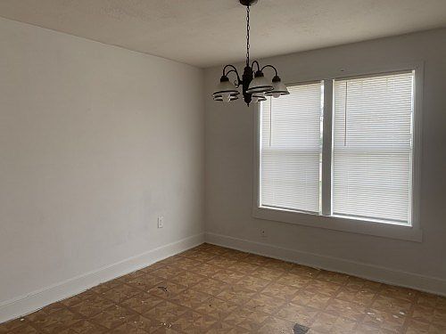 2nd image of 211 La Salle Dr