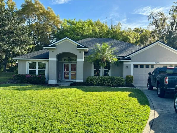 15941 J And J Dr, Tavares, FL 32778