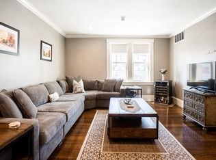 384 Langley Rd #2, Newton, MA 02459