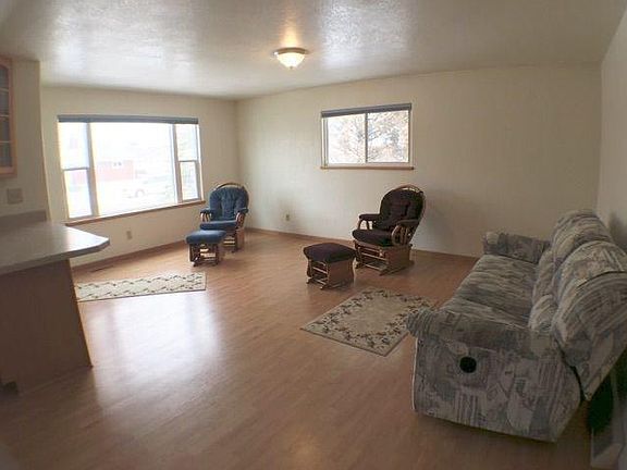 2nd image of 810 S Sewell Ave