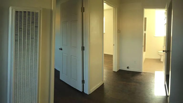 7404 S Western Ave — Photo 12
