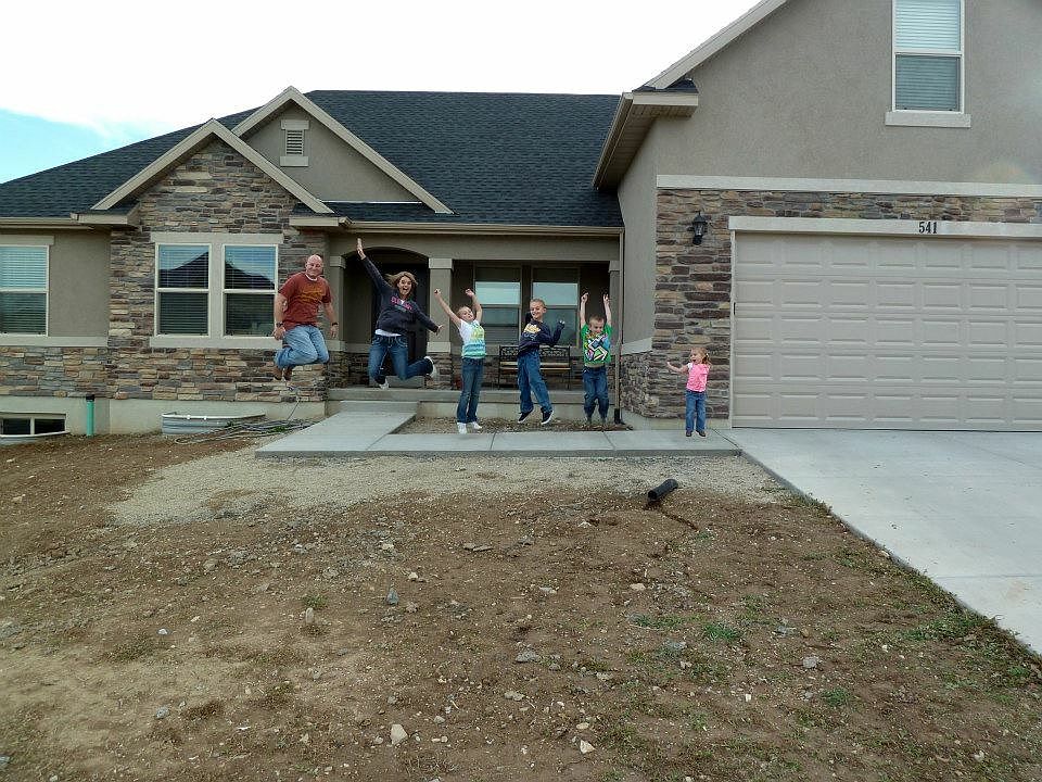 1st image of 541 W Sidney Ln
