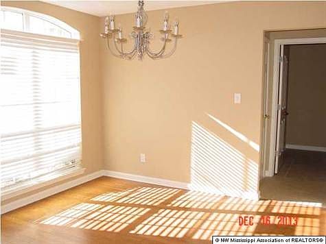 4th image of 3168 Cool Springs Dr