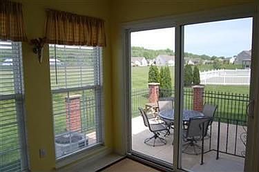 4th image of 756 Horseshoe Way