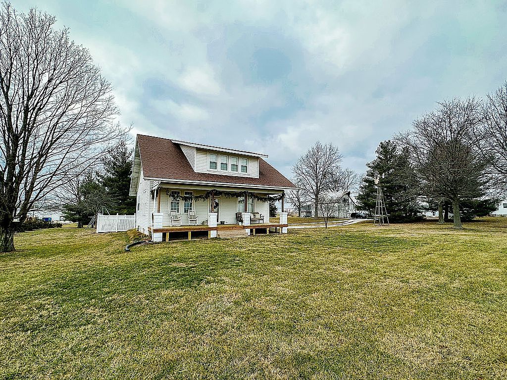 1625 S Main St, Red Bud, IL 62278 | Zillow