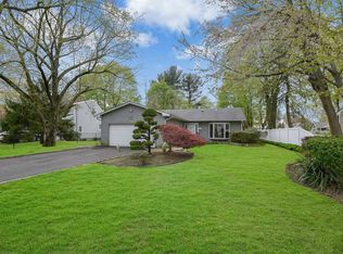 262 Washington Ave, Saint James, NY 11780