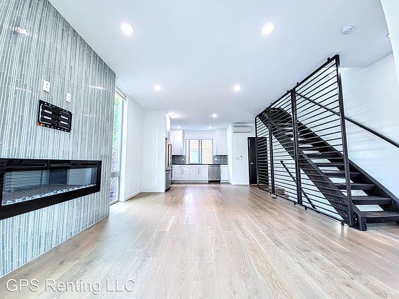 4th image of 200 20th Ave S