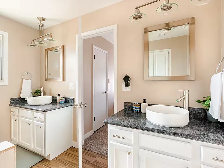 1104 E Campus Dr — Photo 20