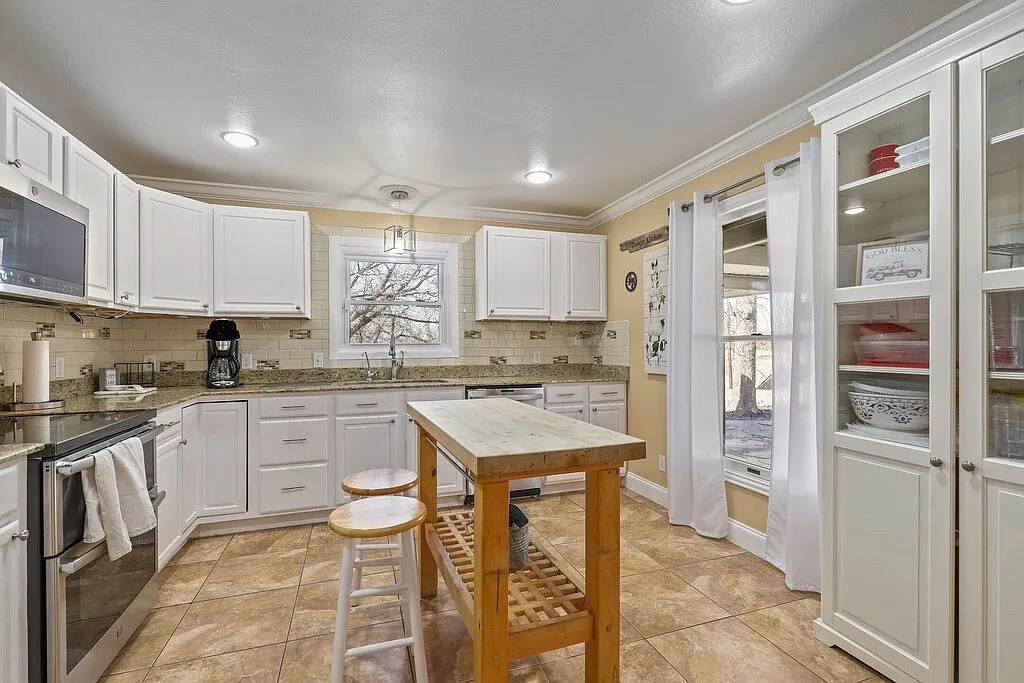 100 Hill Top Ct — Photo 4