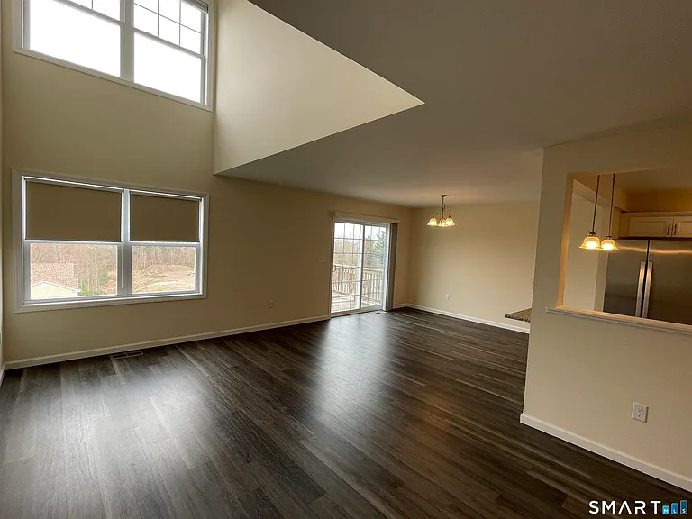 28 Woodside Broadmoor Dr — Photo 6